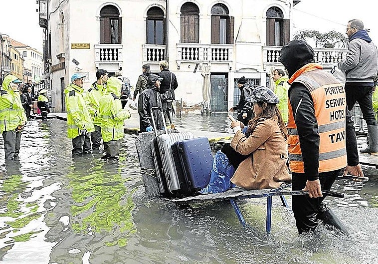 El incierto futuro de Venecia: ¿sacrificar su laguna o rodear la ciudad con muros de 6 metros?