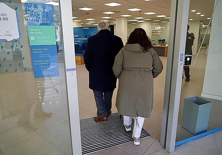 Una denuncia y dos intentos de presunta estafa durante el cobro del Gordo en Villamanín