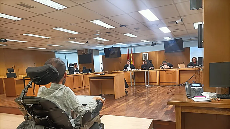 La Audiencia de Madrid absuelve a Echenique de un delito de odio  por un mensaje contra el clero