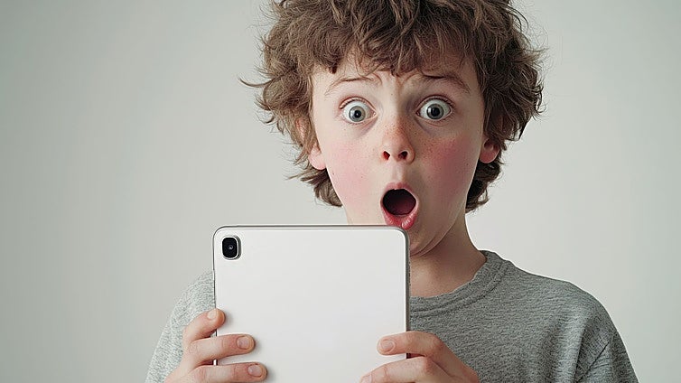 Cómo hablar de sexo con tus hijos antes de que vean porno... que es mucho antes de lo que crees