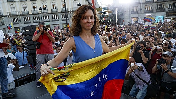 Ayuso blinda el «kilómetro cero de la libertad» con la Medalla de Oro de Madrid a Machado frente a los «narcoestados» de Sánchez