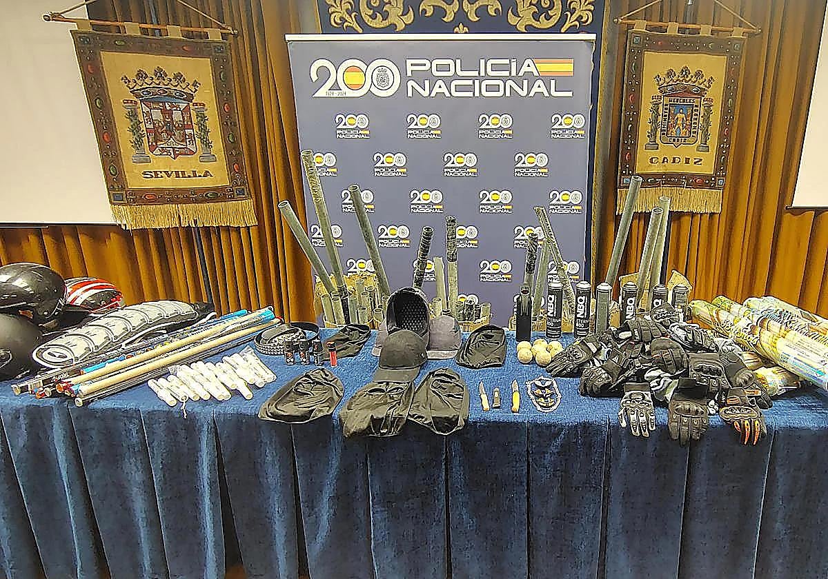 Identifican a más de un centenar de ultras de Atlético y Real Sociedad y decomisan gorras reforzadas, palos y cadenas