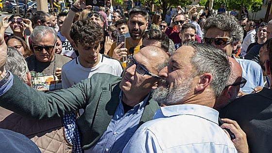 Vox agita la bandera de la inmigración para romper la mayoría de Moreno en Andalucía