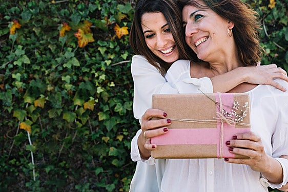 Día de la Madre: 7 regalos personalizados para este 3 de mayo que no son el típico marco de fotos