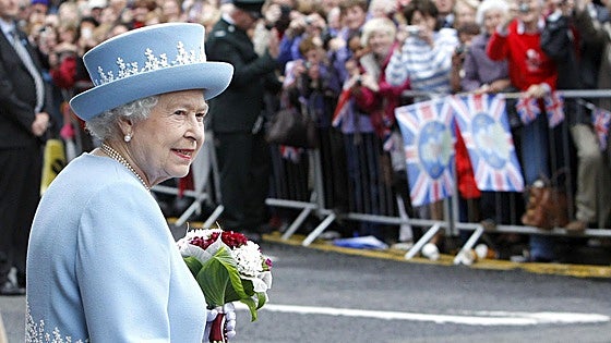 Isabel II, la reina que supo sostener la corona británica a pesar de sus hijos