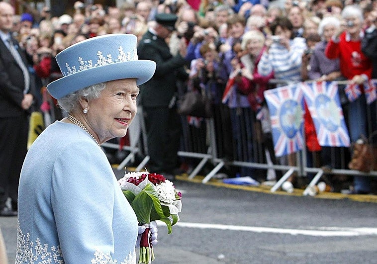 Isabel II, la reina que supo sostener la corona británica a pesar de sus hijos