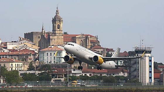 Las aerolíneas descartan cancelaciones de vuelos pero piden comprar billetes cuanto antes