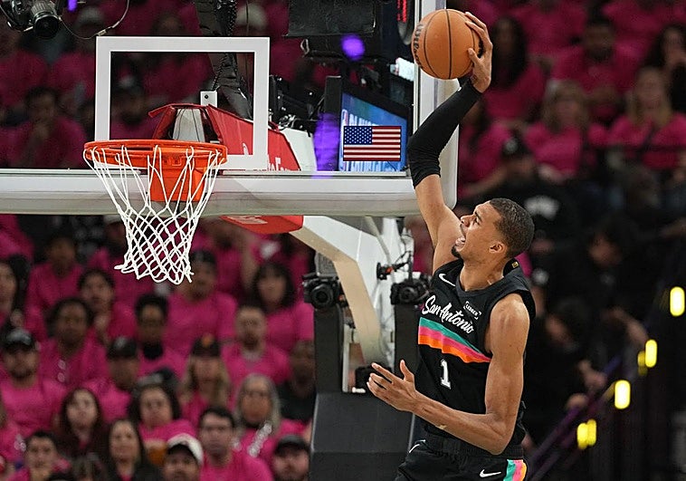 Wembanyama consolida sus superpoderes con el premio al Defensor del Año en la NBA