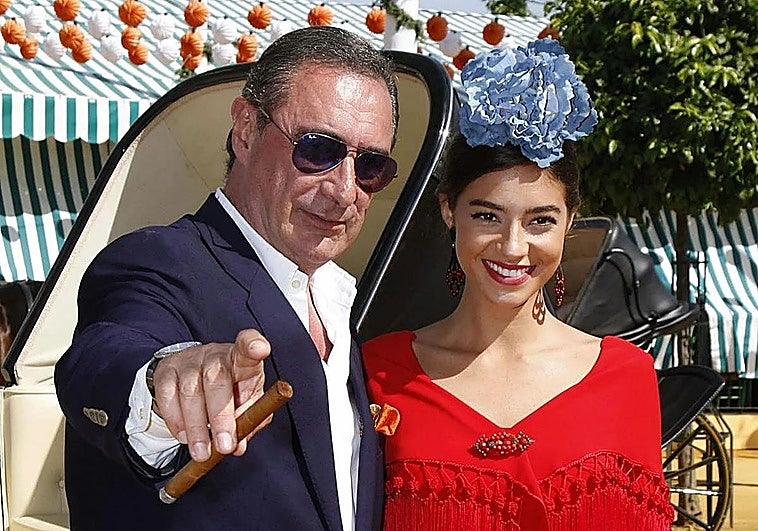 Carlos Herrera termina en el hospital la primera noche de la Feria de Abril de Sevilla: «No, no me he muerto»