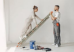 Con estas escaleras plegables de aluminio no se te resistirá ningún altillo de la casa