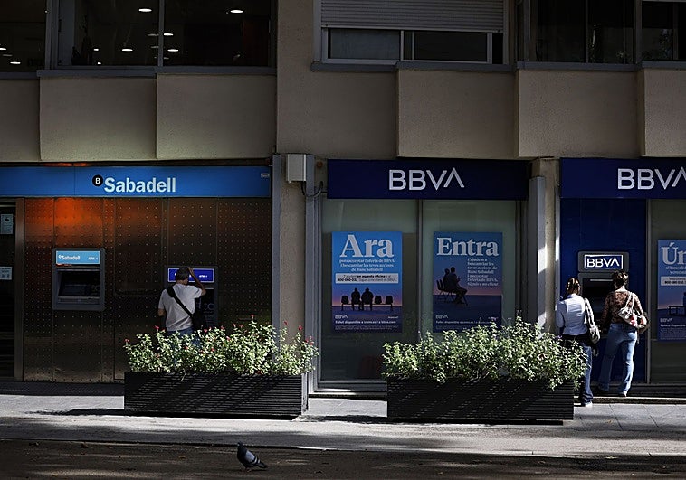 El TJUE prohíbe a la banca cobrar intereses por los gastos asociados a créditos al consumo