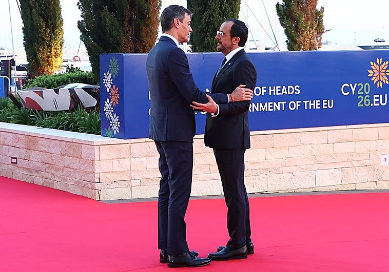 Sánchez alerta sobre los acuerdos de PP y Vox: «Hoy son los migrantes, pero mañana va a afectar a otros»