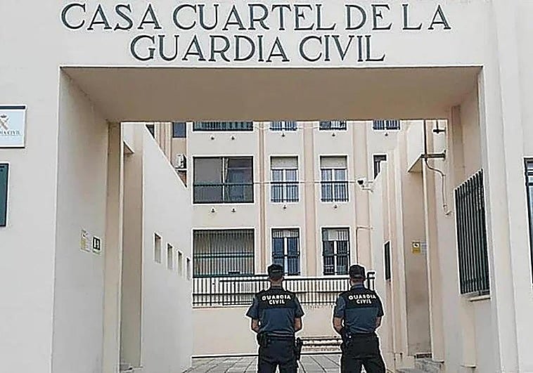 Detienen a un policía local de Alicante por colocar un localizador en el coche de su expareja