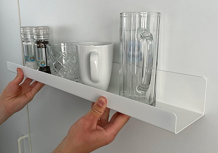 Pega lo que quieras en todo tipo de superficies y sin hacer agujeros con estas cintas de doble cara