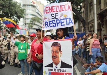 Maduro hapishanede İncil okurken Venezuela onu unutuyor