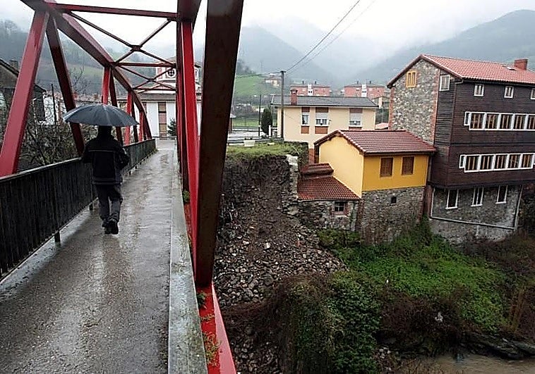 Hallan dos personas muertas en su casa en Asturias