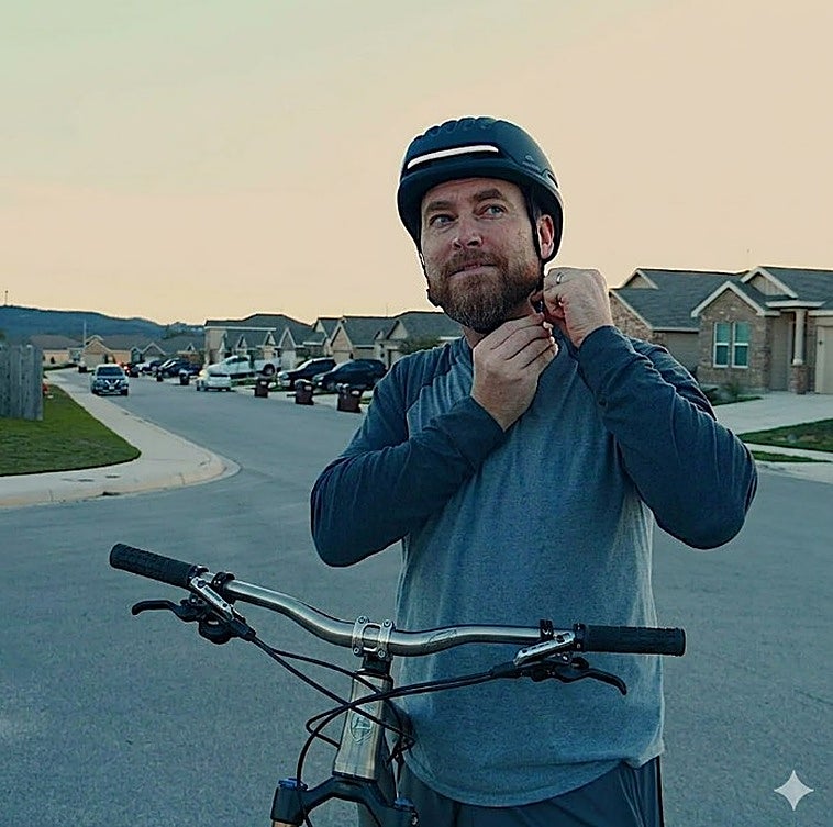 Analizamos el casco inteligente SmartBike BT-LED: seguridad, conectividad y parpadeo de freno automático