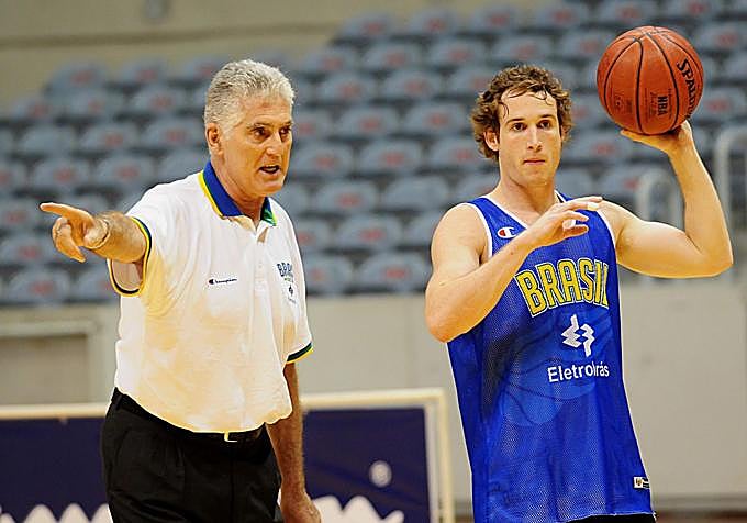 Moncho Monsalve, durante su etapa como seleccionador de Brasil.