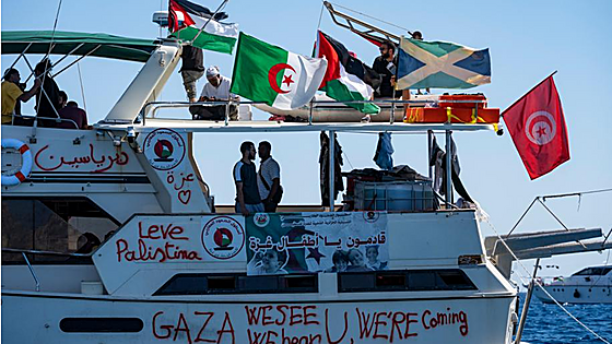 Israel intercepta a la flotilla que llevaba ayuda humanitaria a Gaza