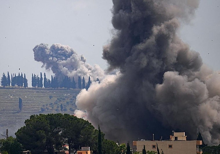 Irán bombardea el aeropuerto de Kuwait y causa un muerto y decenas de heridos