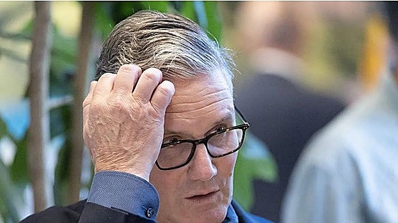 Starmer enfrenta sus horas más críticas: podría dimitir el lunes y Andy Burnham emerge ya como favorito para sucederle