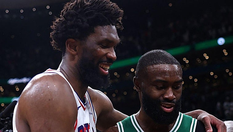 Los Celtics protagonizan un hundimiento histórico ante los Sixers