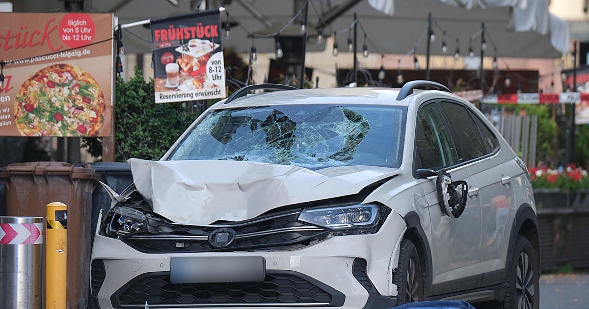 Leipzig'de bir aracın kalabalığa çarpması sonucu iki kişi öldü ve yirmi kişi yaralandı