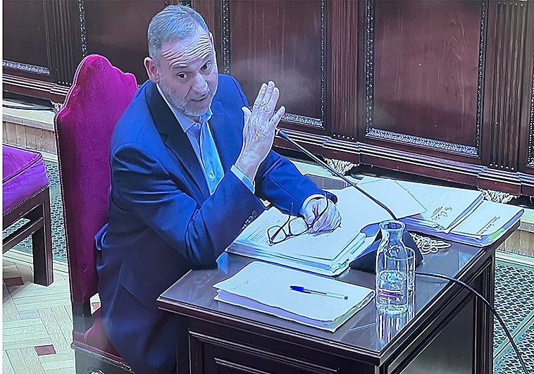 Ábalos certifica el descontrol en la caja de Ferraz: «No se miraba la procedencia del pago. No era cuestión de que cotillearan»