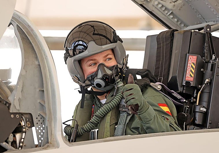 La Princesa Leonor vuela por primera vez en un F-5 en el marco de su instrucción en el Ejército del Aire