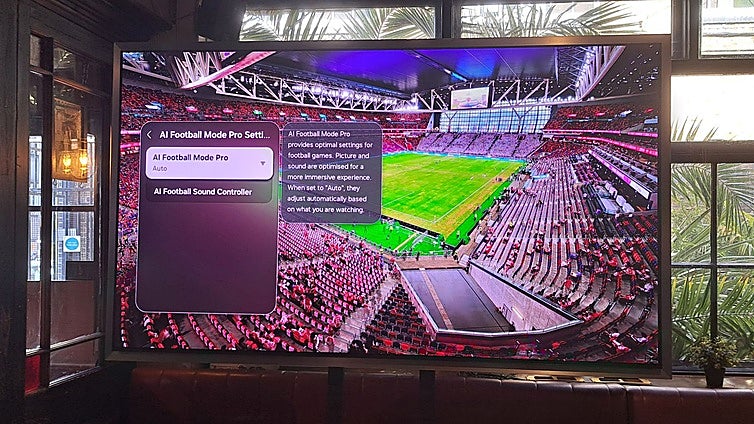 El fútbol se juega en la grada… pero se decide en la pantalla