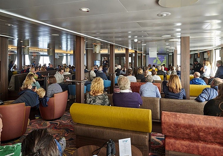 El octavo infectado de hantavirus ya se había bajado del crucero y estaba en Suiza