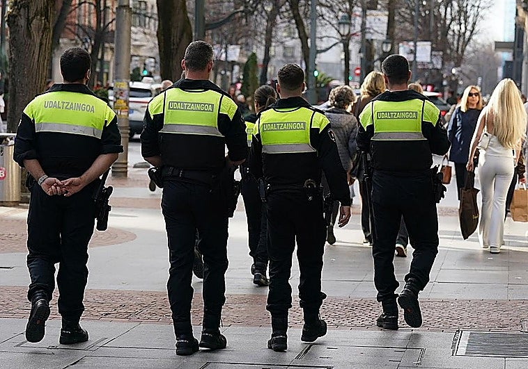 Detenido un policía municipal de Bilbao por agredir a su pareja