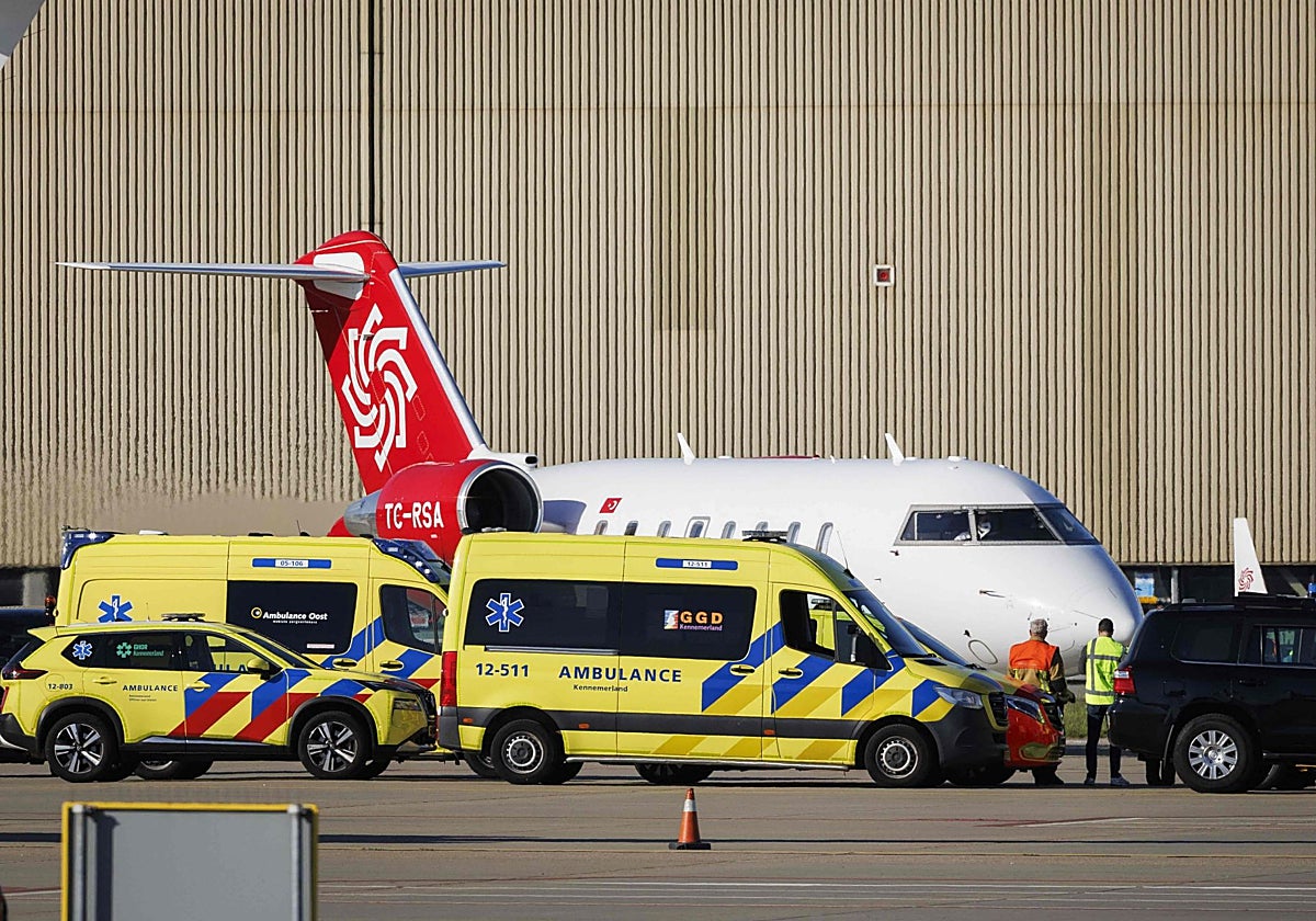 Azafata hospitalizada en Ámsterdam con posible hantavirus tras evacuar a paciente — image 5