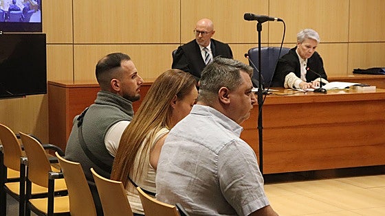 El «trastero de los horrores» de Valencia: Esposas, un látigo y una víctima de 14 años