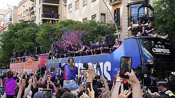 Szczesny, protagonista en la rúa del Barça por el título de Liga