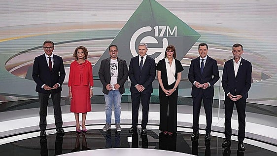 Juanma Moreno contraataca para neutralizar los ataques a su gestión de la sanidad