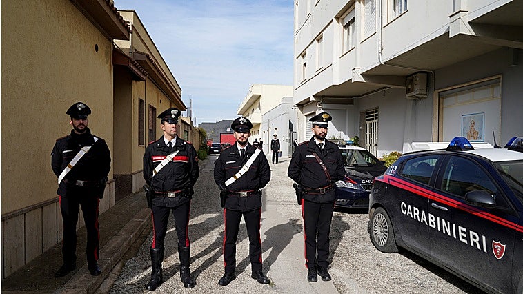 Un conductor arrolla a una decena de personas en Módena y acuchilla al hombre que logra detenerlo