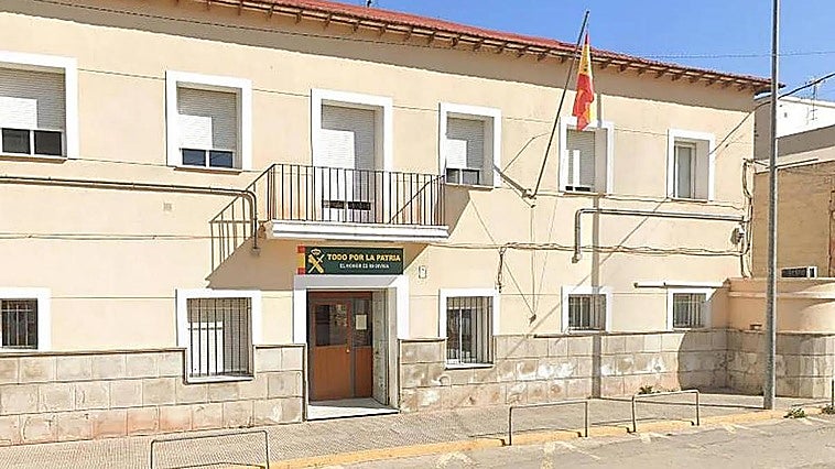 Investigan el presunto crimen machista de un guardia civil, su mujer y su hijo en un cuartel de Alicante