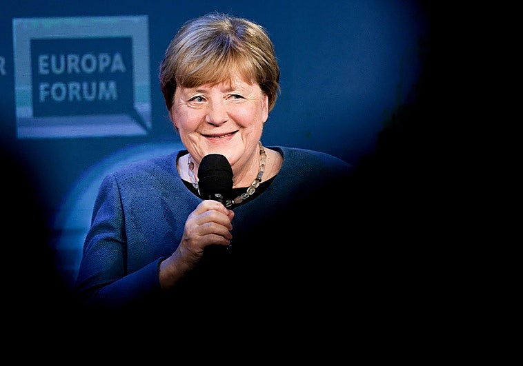 Merkel apoya los recortes de Merz «para que los jóvenes puedan cobrar su pensión»