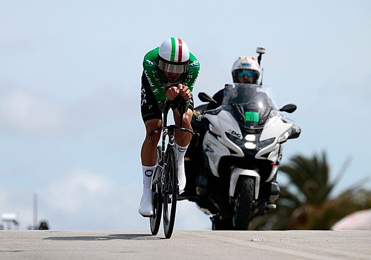 Ganna se lleva la crono y Vingegaard roza ya la maglia rosa