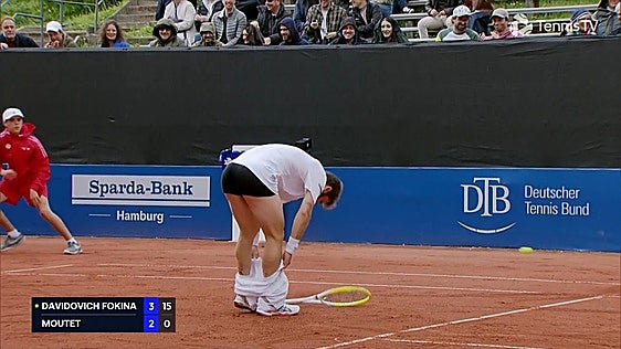 Corentin Moutet, el chico malo del tenis mundial, se baja los pantalones en pleno partido