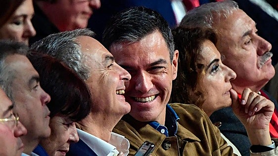 Sánchez insta al PSOE a «defender el buen nombre» de Zapatero
