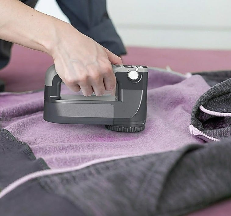 Deja tu ropa y todo tipo de textiles como nuevos con el quitapelusas Beautural