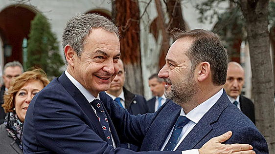 El juez sitúa a Zapatero como líder de una estructura criminal «jerarquizada» y le acusa de cobrar dos millones en mordidas