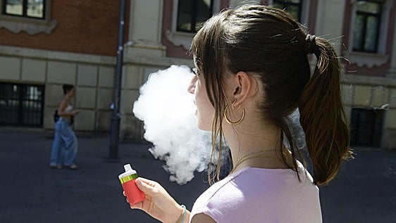 La mitad de los adolescentes españoles ha consumido cigarrillos electrónicos