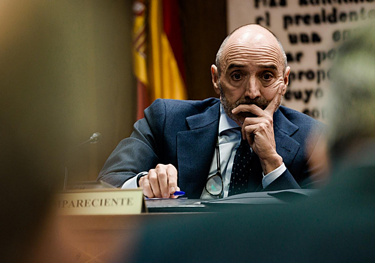 ‘Julito’ Martínez: el «lacayo» del que pende el futuro de ZP y sus hijas