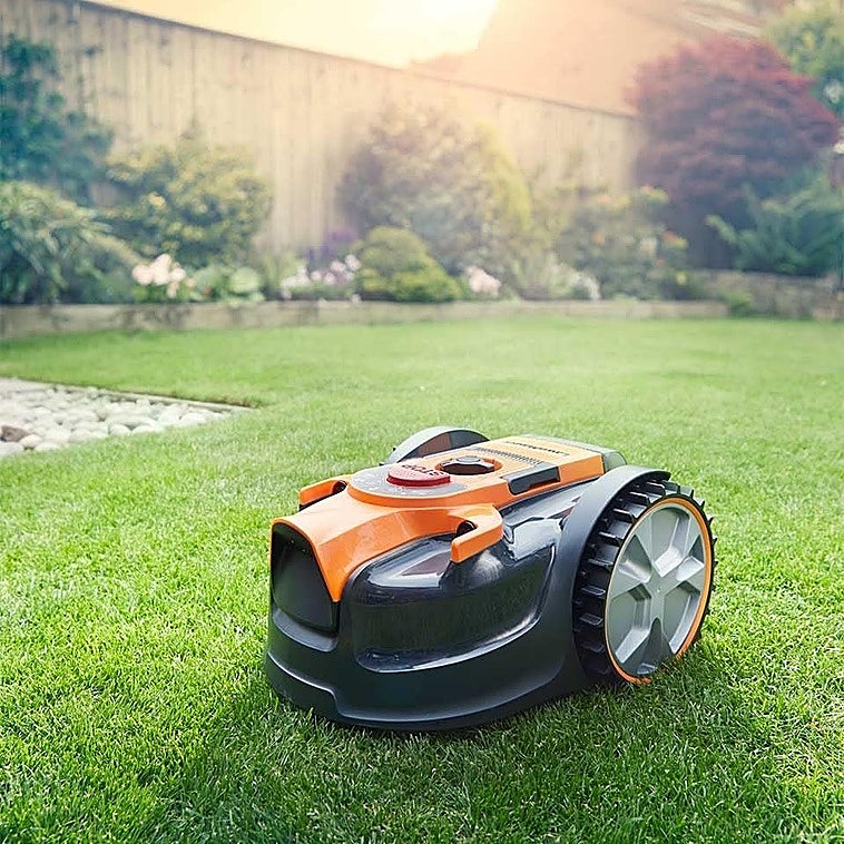 Los mejores robots cortacésped para que tengas tu jardín siempre perfecto