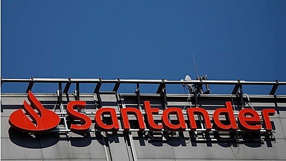 Dos senadores republicanos piden a la Casa Blanca investigar la compra de Webster por el Santander