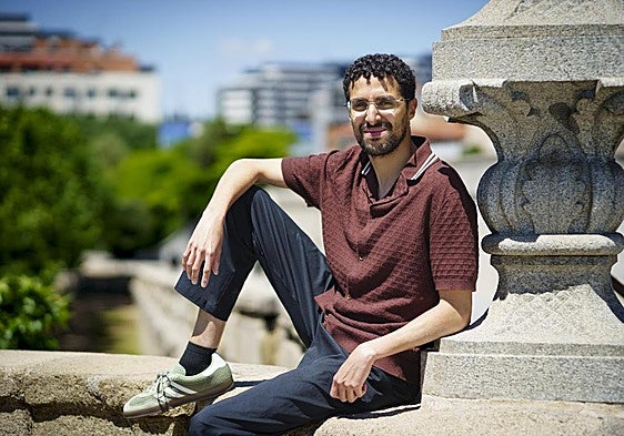 Yunez Chaib, colaborador de 'La revuelta': «Está bien reconocer el racismo en uno mismo»