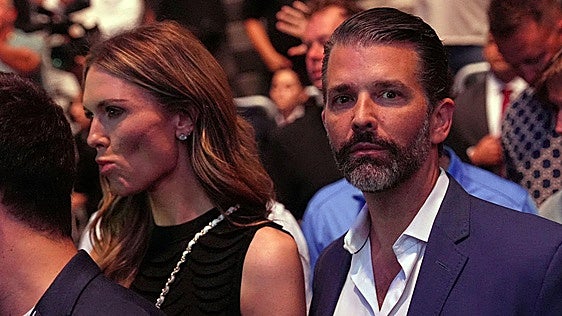 Donald Trump Jr. y Bettina Anderson, boda íntima en las Bahamas
